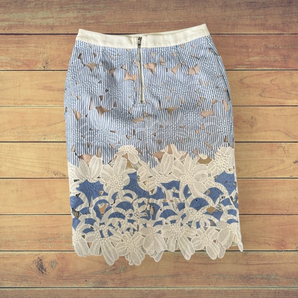 English Factory pencil skirt with perforated crochet accent size small - Picture 6 of 7